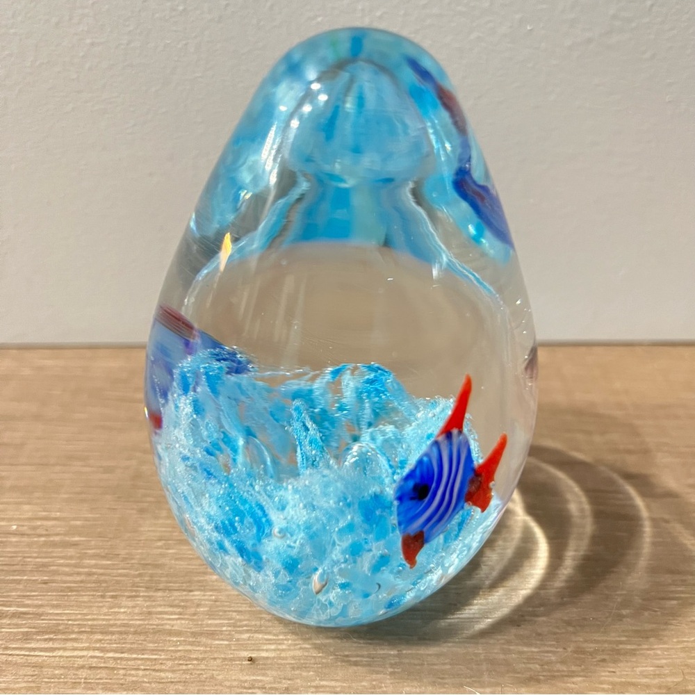 Aquarium Blue Fish Art Glass Paperweight Egg Shape 4" Tall 1" Dia Heavy 13oz - Picture 3 of 11